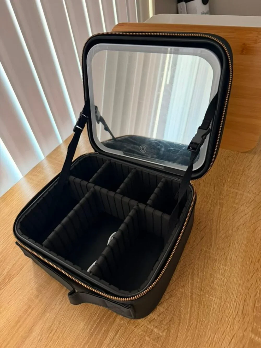 LED Lighted Makeup Train Case Travel Cosmetic Organizer Black USB Rechargeable